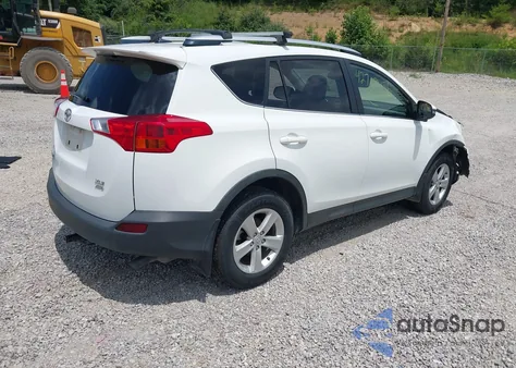2014 Toyota Rav4 Xle z USA, uszkodzony, nr VIN JTMRFREV7EJ011366